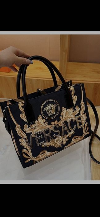 Geantă Versace model 2026