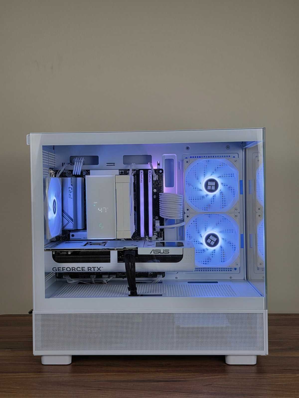 Нов / RTX 5070 / Ryzen 7 7800X3D / 32GB RAM /  1TB NVMe/ Геймърски