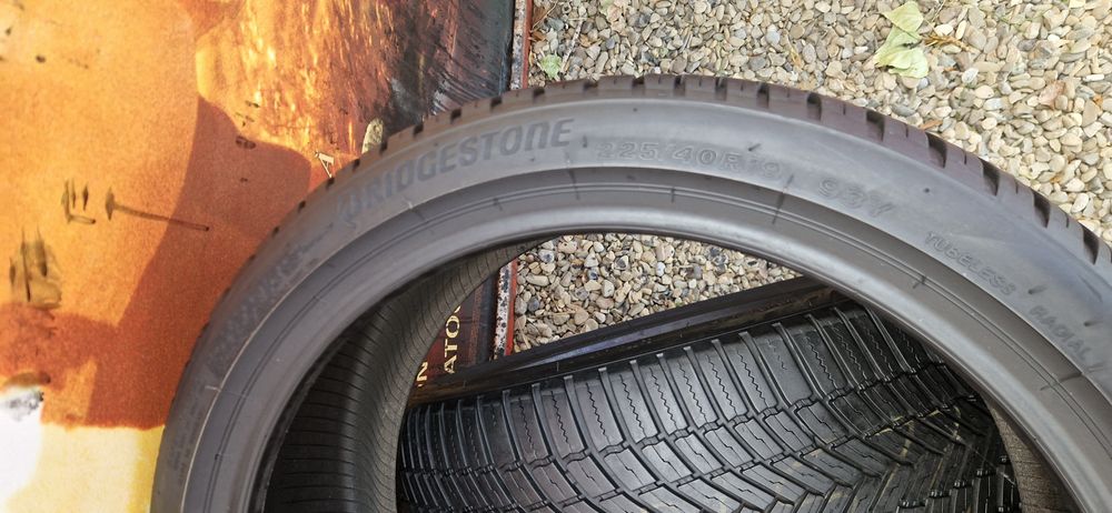 2 Anvelope Bridgestone 225 40 R19 M+S . Dot 2021