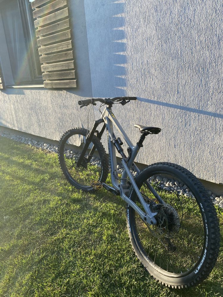 Bicicleta Nukeproof Mega Comp 275 (DEORE) 2021