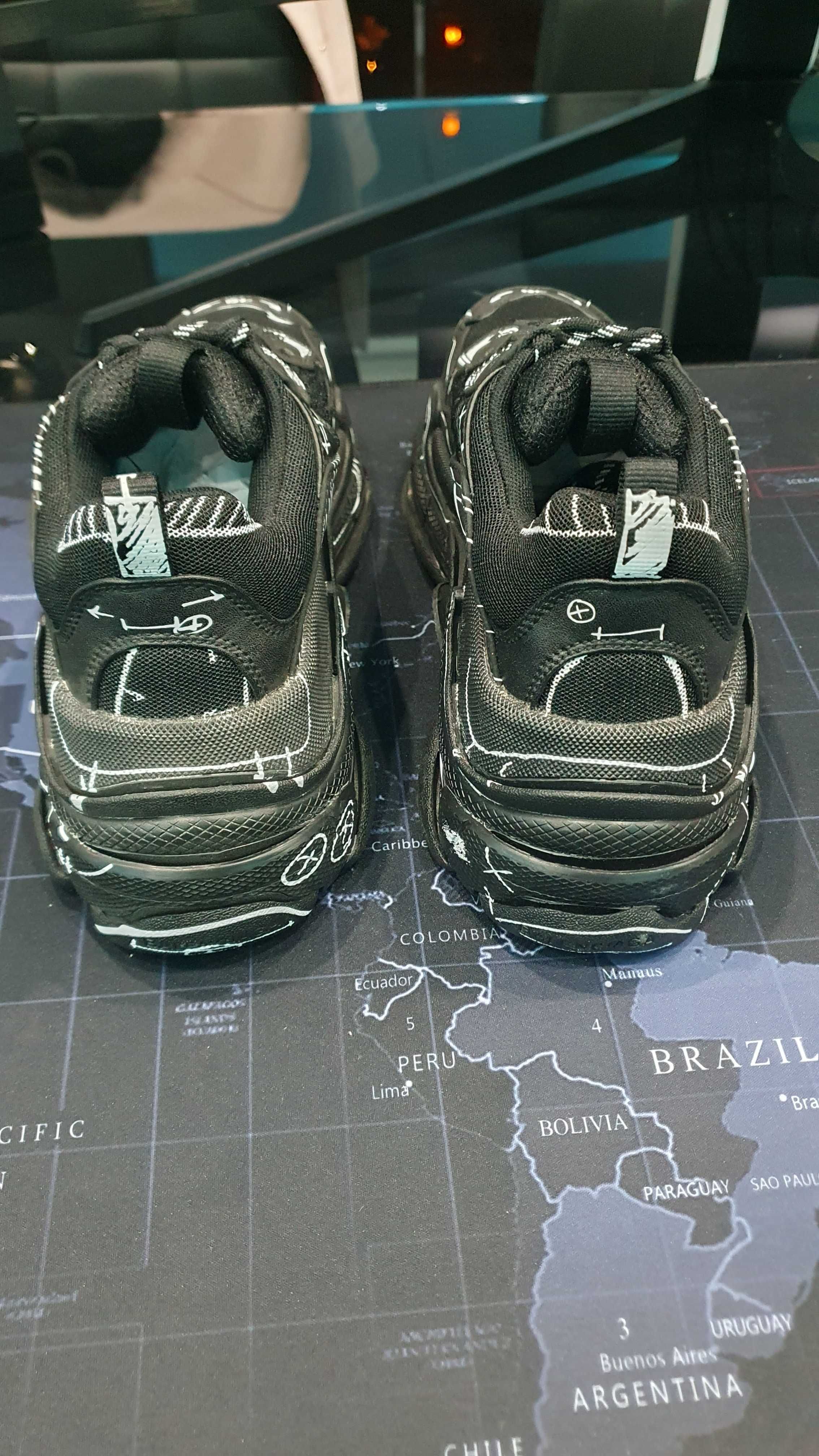 Balenciaga Triple S CLEAR SOLE Black/White