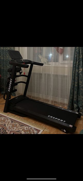 Беговая дорожка Срочно продам! состояние идеальное , с массажером .