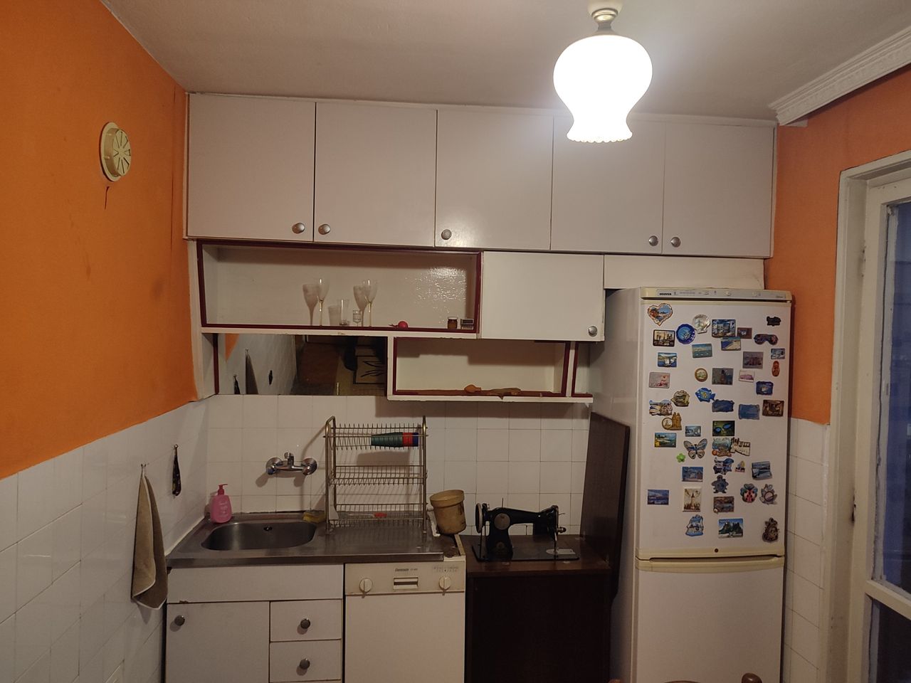 Продава се Двустаен апартамент в Враца, Квартал 103 - 68 кв.м за 4 €/кв.м - Снимка #4