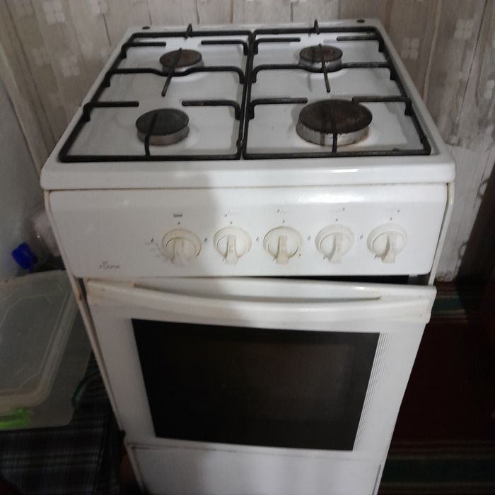 Отдам газовую плиту
