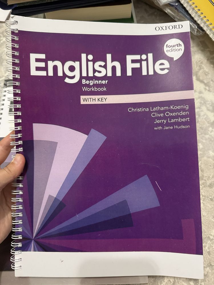 Продам книгу English file, уровень beginner.
