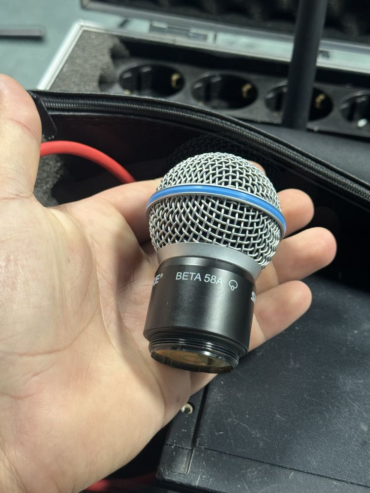 Shure ULX D4 (microfon)