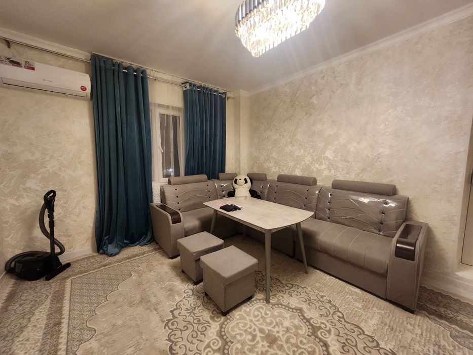 Супер 2 ух комнатная квартира возле аэропорта (Своя)