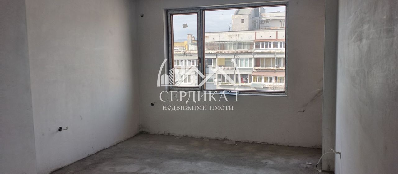 Продава се Двустаен апартамент в Благоевград, Идеален център - 70 кв.м за 1215 €/кв.м - Снимка #2