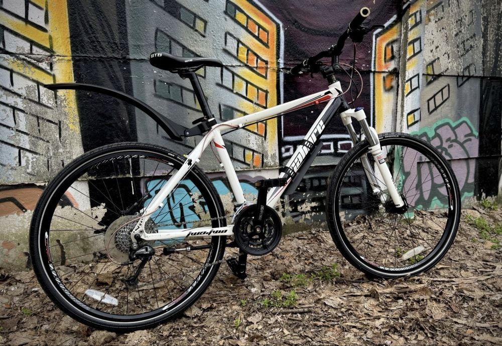 Bicicleta MTB Calibre TwoTwo White 26”/Frane Hidraulice/Rock Shox/WTB