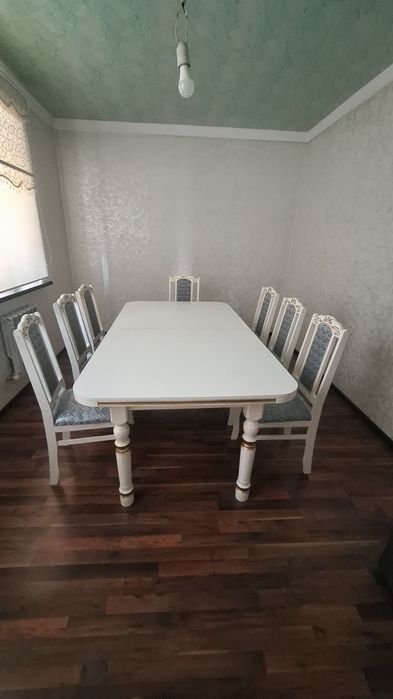 Мебель: стол, стуля