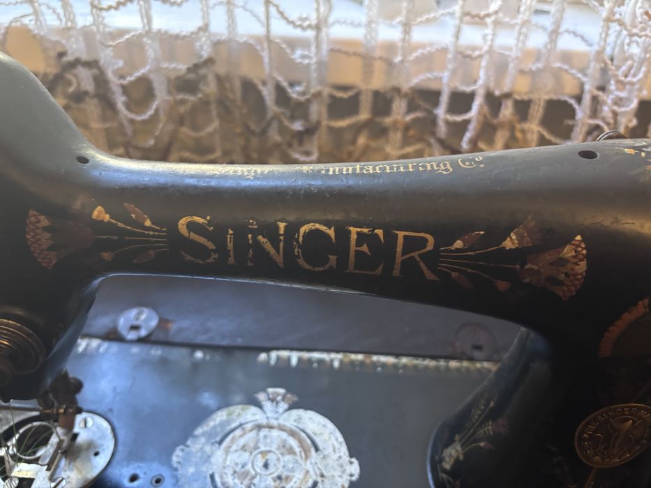 Masina de cusut SINGER