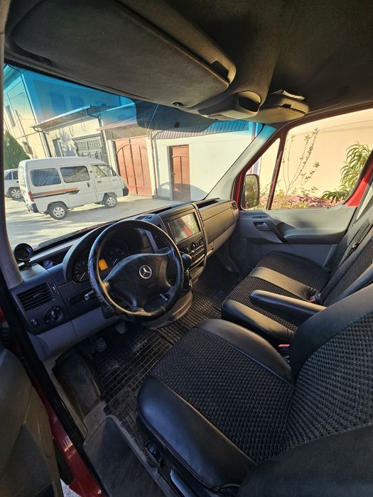 Mercedes sprinter Max zudlik bilan sotiladi.
