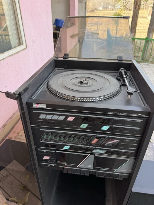 Пластинка магнитофон сатылады