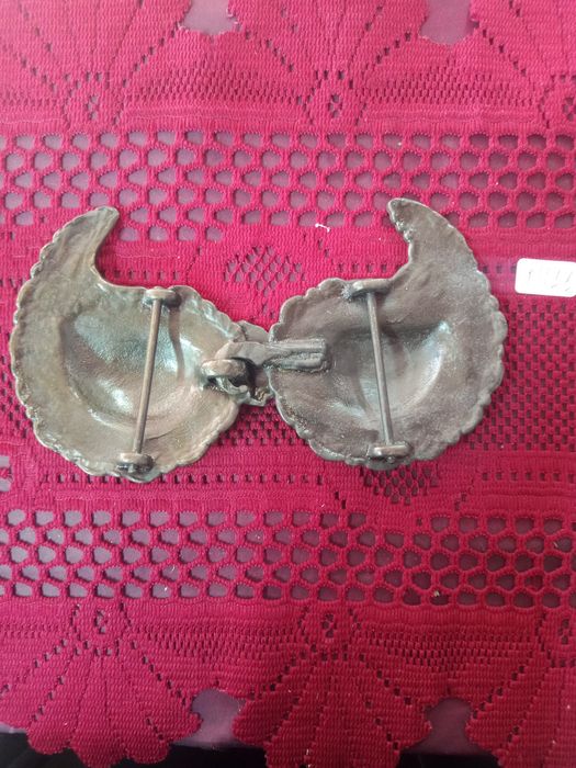 Продавам пафти/чапрази-цвят "старо злато" -нови