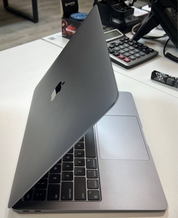MacBook Air M1 -