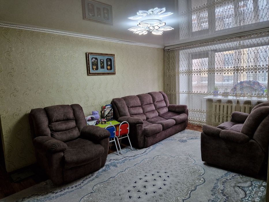 Продам уголок отдыха тройку.