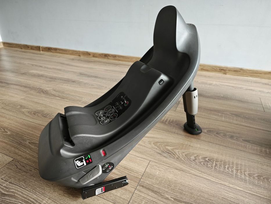 Комплект столче за кола Cybex, база и адаптори