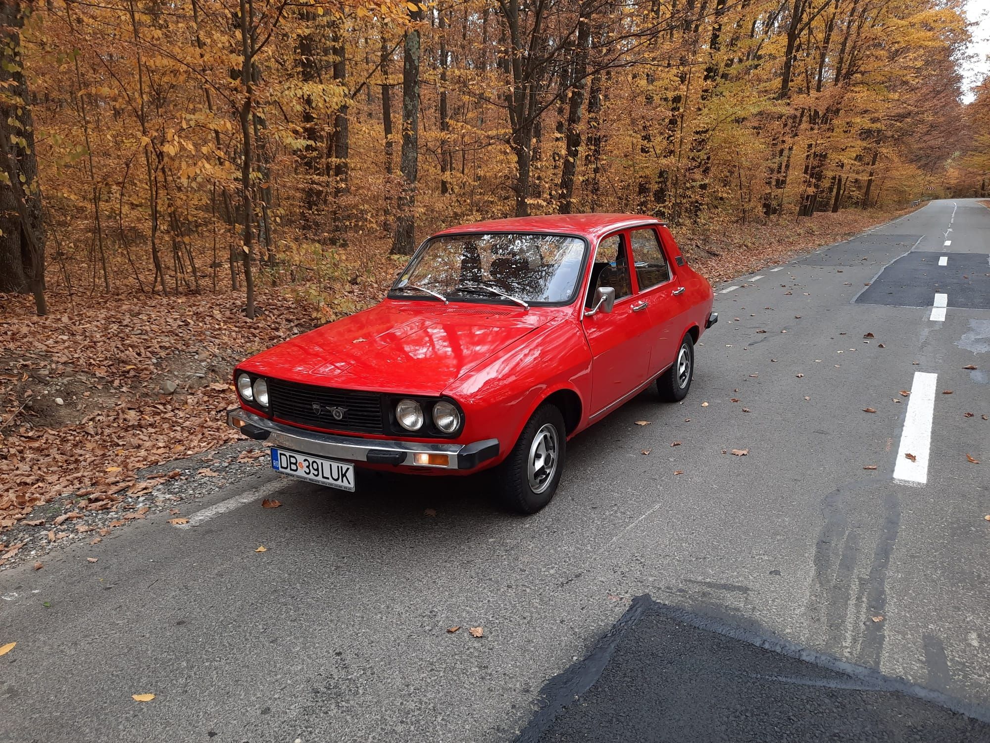 Vând 1 din 2 Dacia 1986 sau 1985
