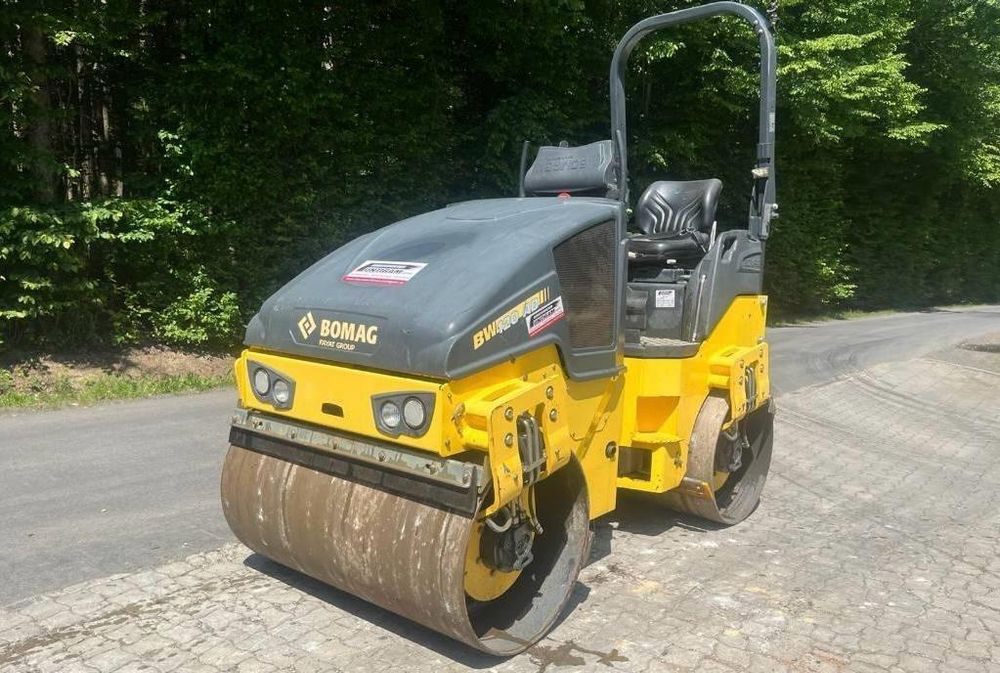 Cilindru compactor bomag bw120 3 tone anul 2022 900 ore