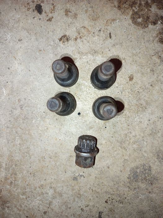 Секретни болтове за БМВ Е46