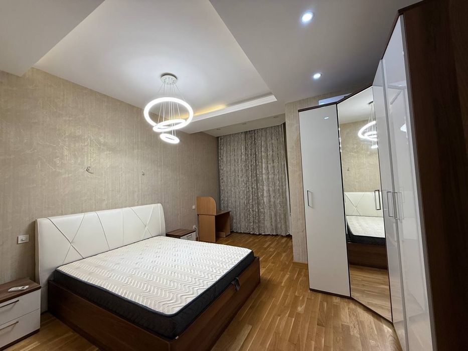 Габус Ул.Садык Азимова 3х комнатная евроремонт Укомплектована 150м²