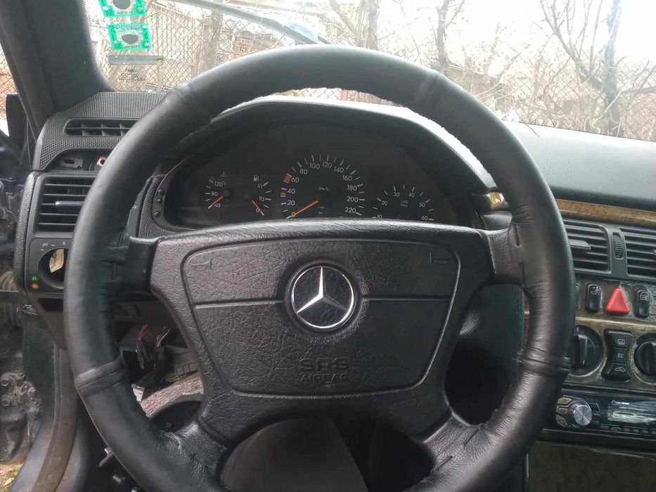 Mercedes E 200 на части