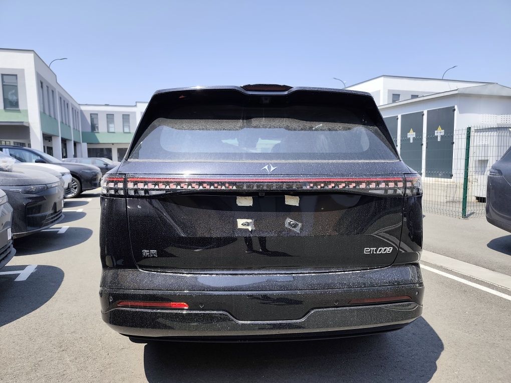 Dongfeng 008 gibrid