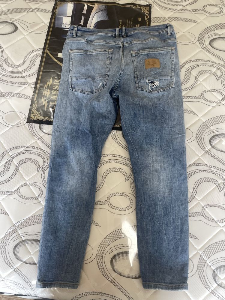 Zara jeans original erkaklar  34 razmer