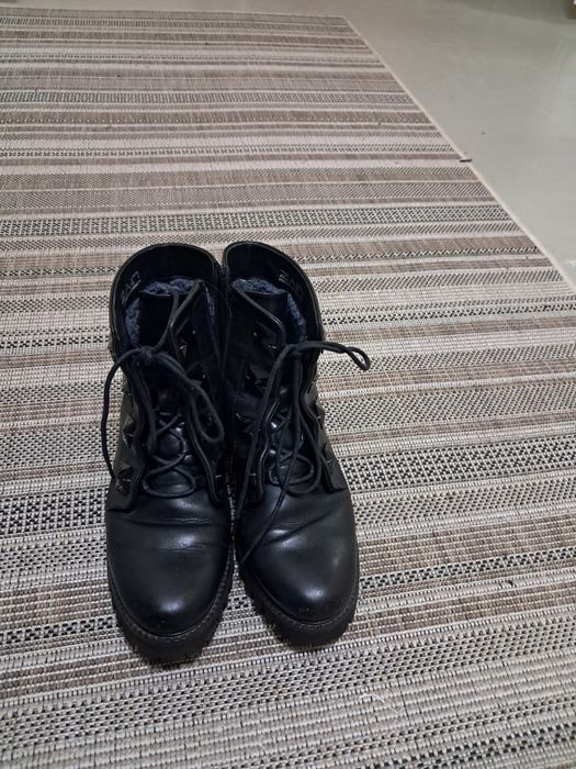 Продам зимнюю обувь