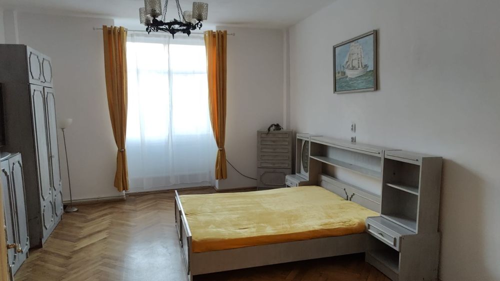 Vand apartament zona centrala