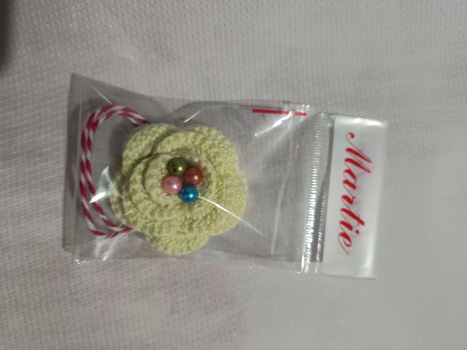 Broșe croșetate manual