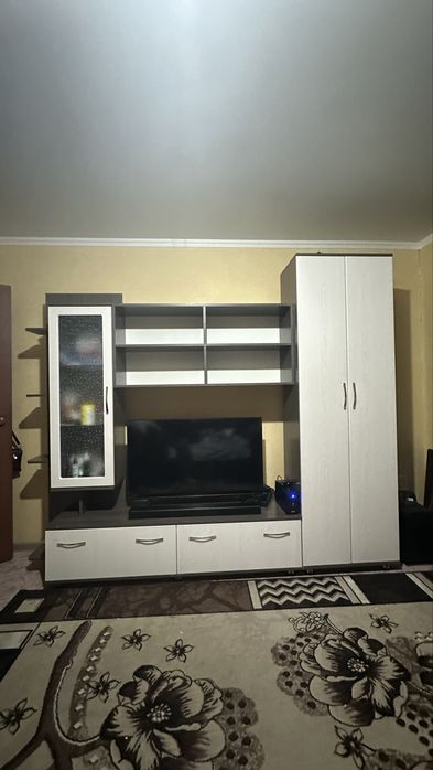 Продам горку в гостиную