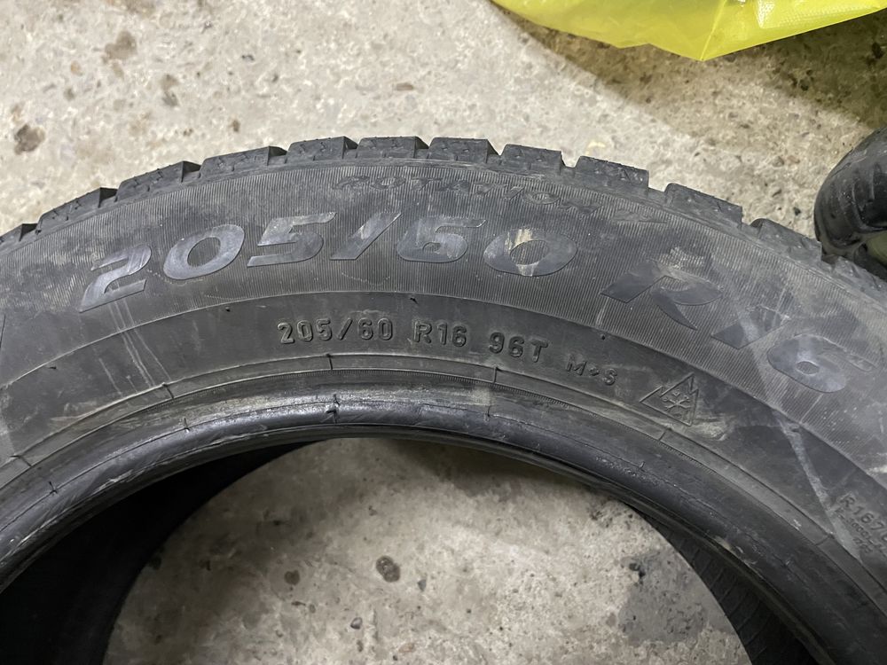 Продам шины зимние 205/60R16 Pireli ice zero