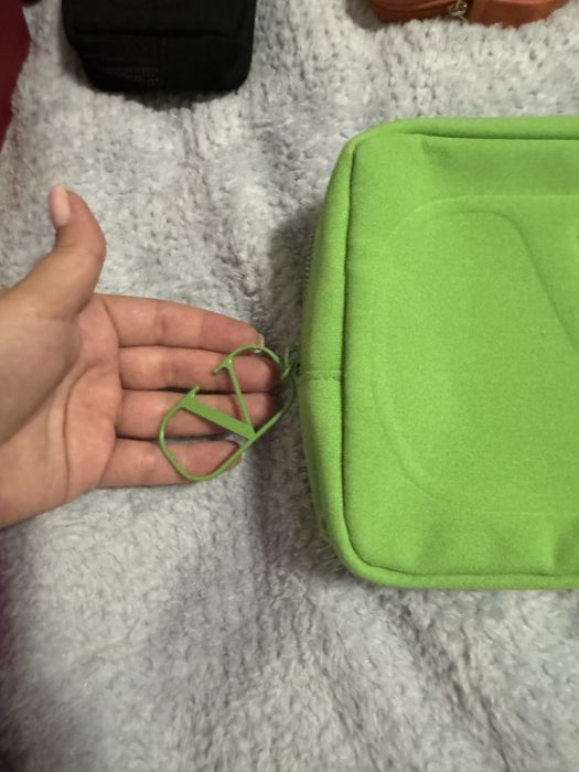 Geanta Valentino Garavani colectia Beauty