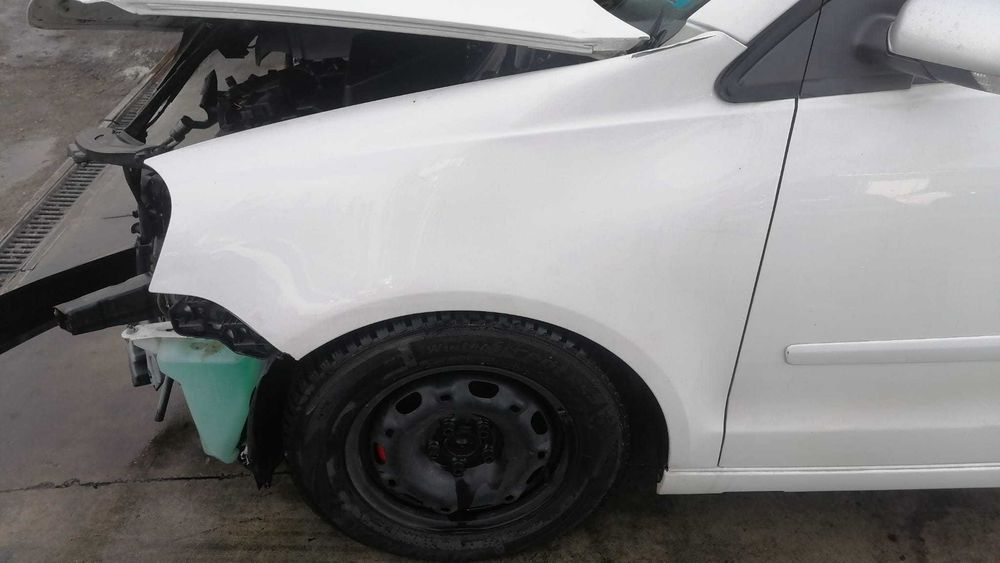 dezmembrez vw polo 9n 1.4 tdi bluemotion/bara fata polo 9n/faruri polo