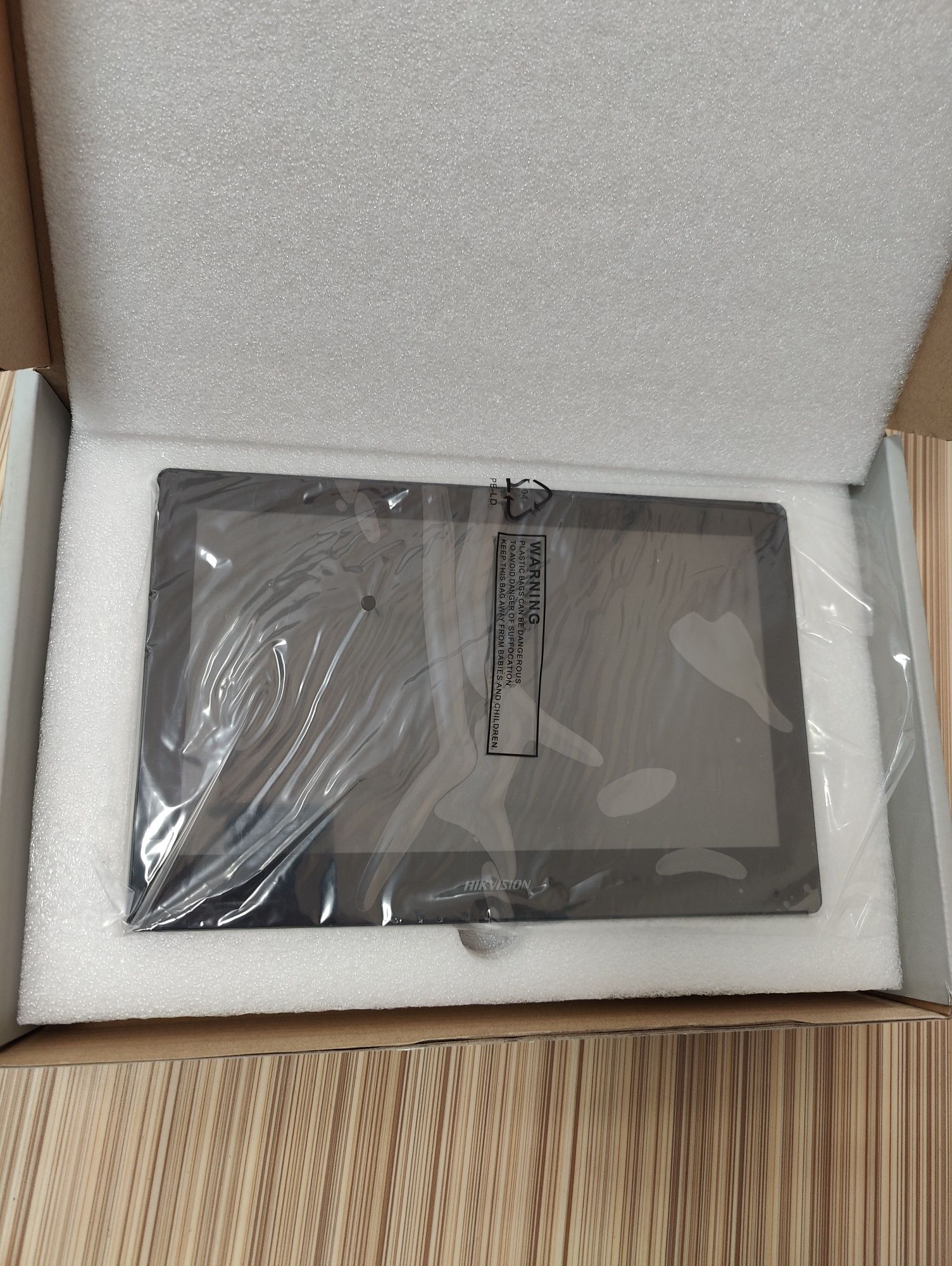 Монитор домофона Hikvision DS-KH8520-WTE1 (Black)