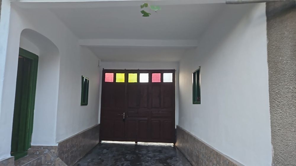 Dau casă  la schimb  cu un ap. 1 sau 2 camere în Oradea sau Cluj-Napoc