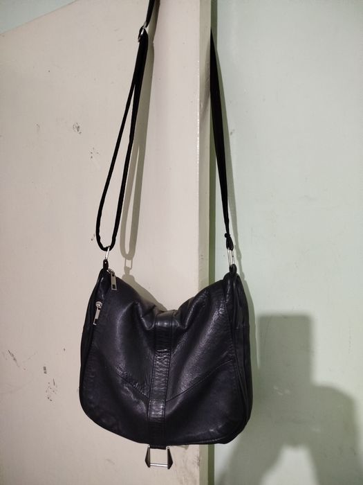 Продам женские кожаные сумки.