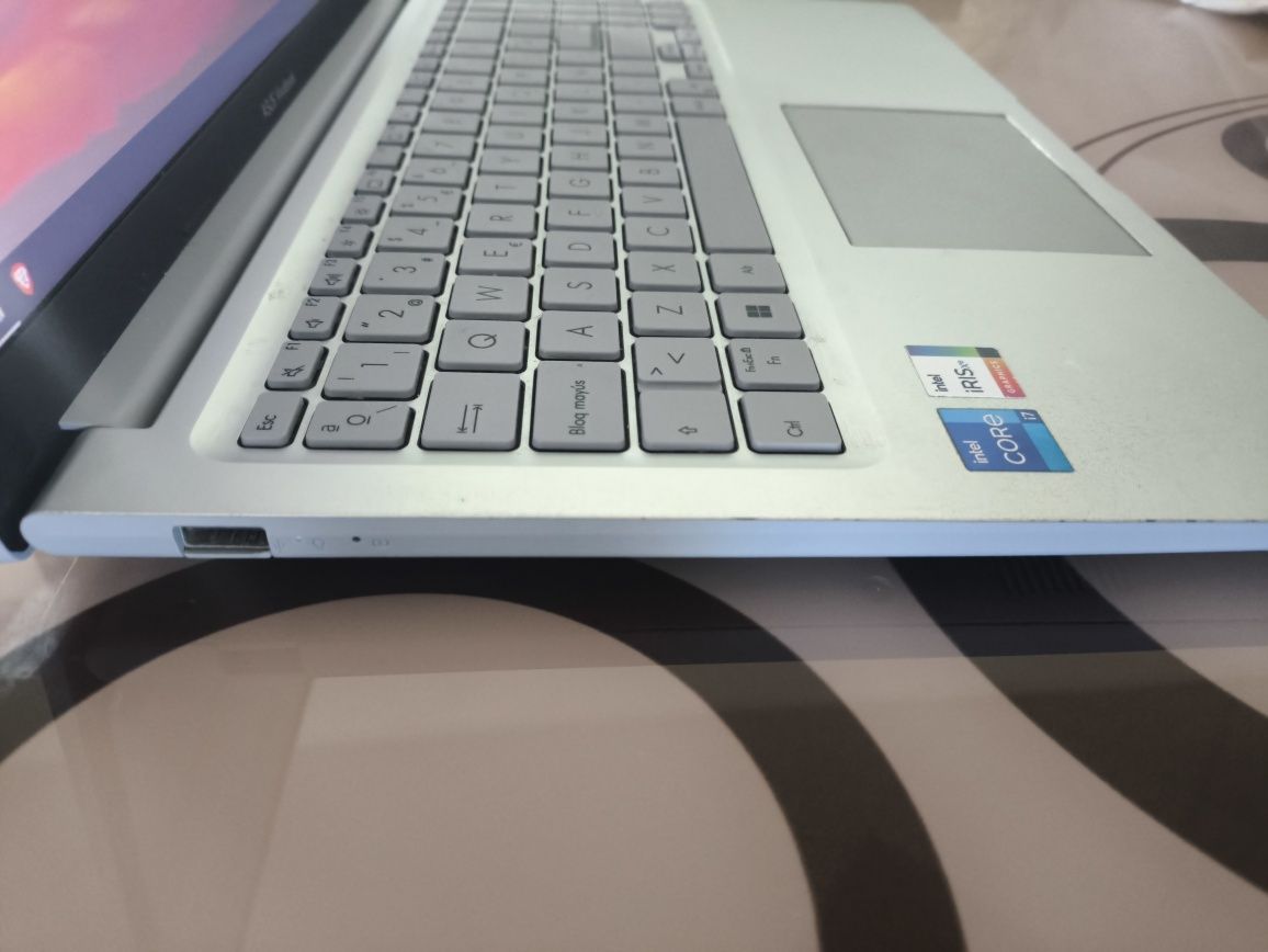 Laptop ASUS Vivobook | URGENT |
