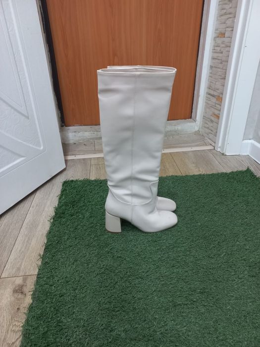 Отдам бесплатно ботинки