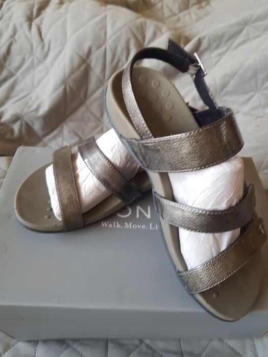 Ортопедични сандали Vionic