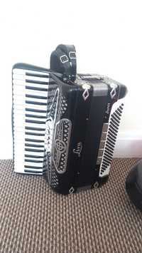 Acordeon 120 basi Lira