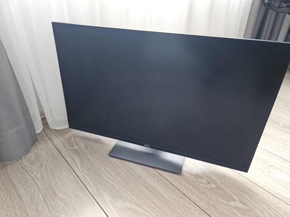 Монитор Dell P2720D