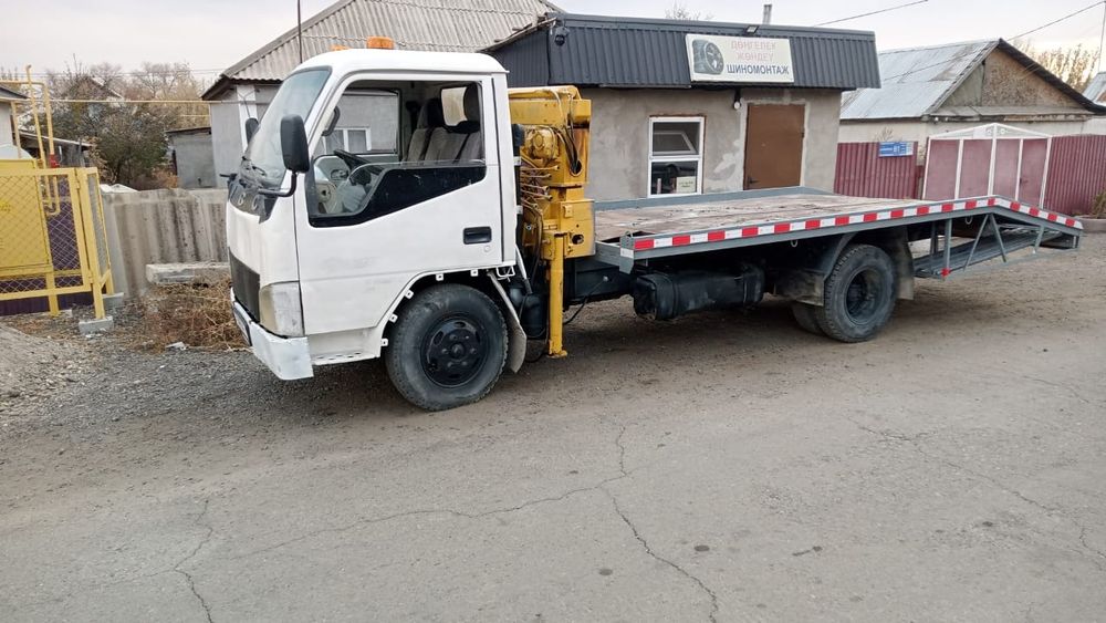 Продам эвакуатор манипулятор JBC 2006г цена 6500