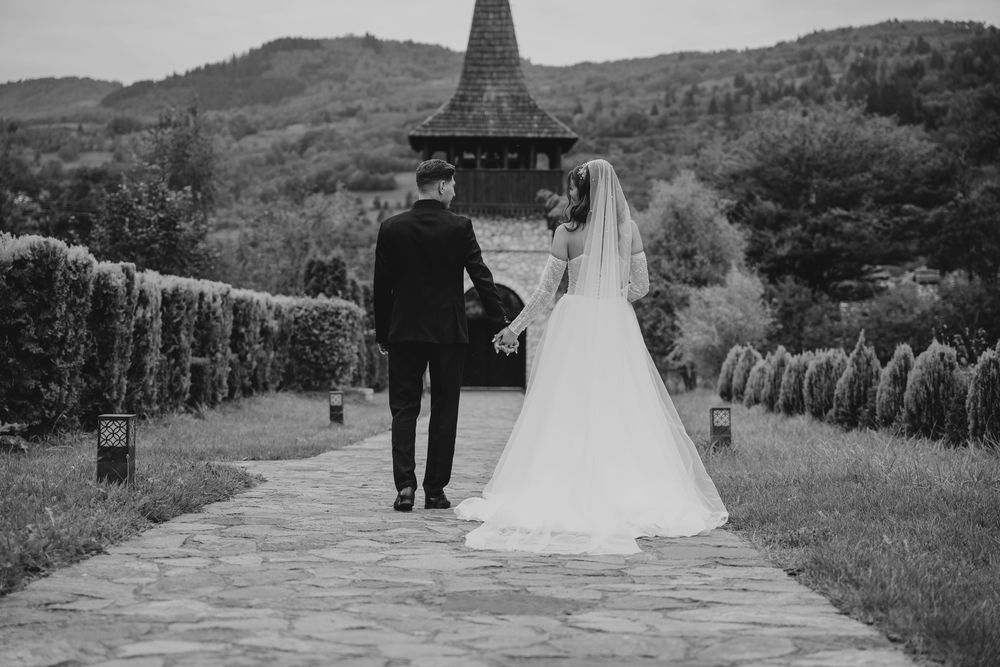 Rochița de mireasă tip sirenă cu trenă detasabila