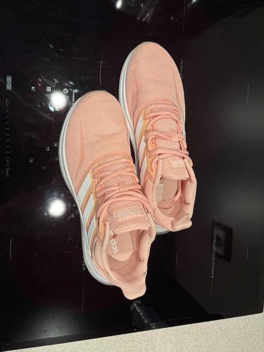 Маратонки Adidas (размер 40 и 2/3)