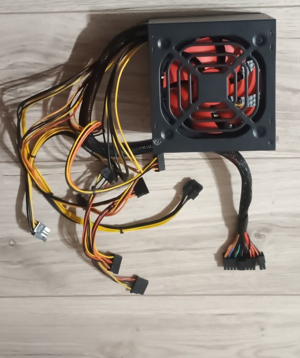 Sursa pc 550w 80+ defecta
