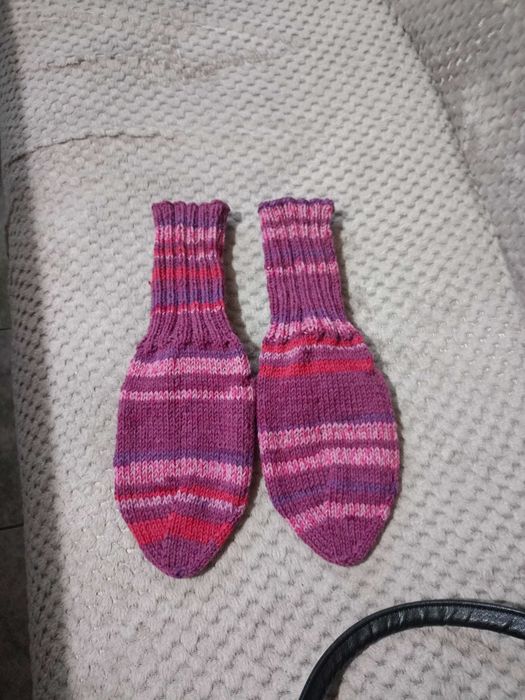 Ръчно плетени вълнени чорапи