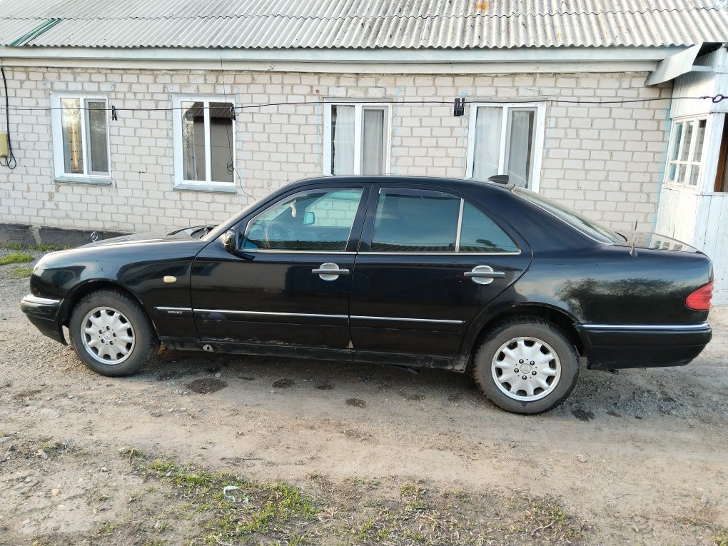 Мерседес w210 E200