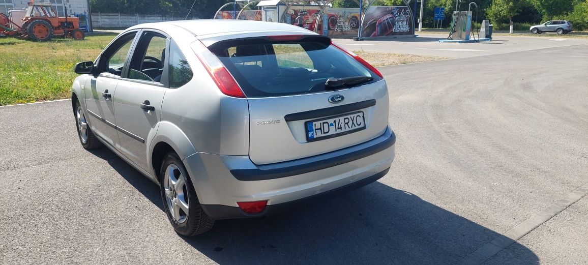 Ford Focus 1.6 benzină